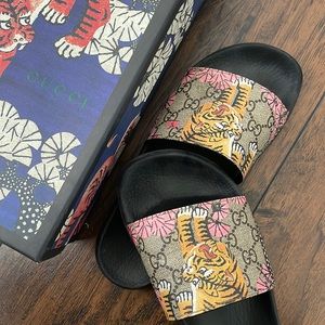 Gucci bengal tiger rubber sandals